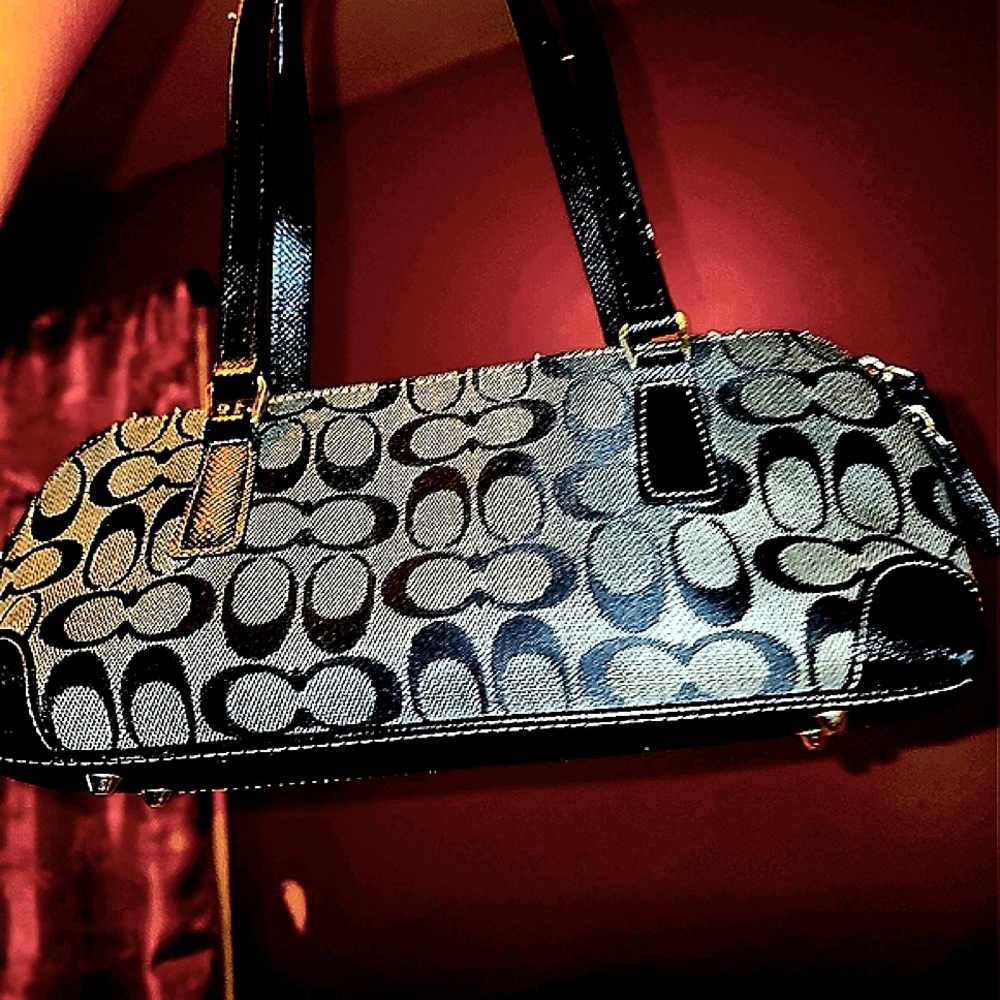 Vintage COACH logo handbag - Picture 1 of 7